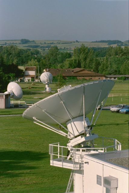 Receiving station at Issus-Aussaguel, near Toulouse (France). CNES/E.GRIMAULT,2000